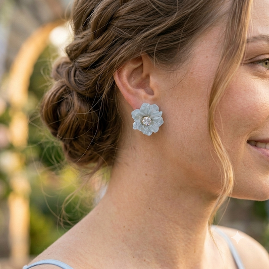 Brinco Flor com Ponto de Luz de Zircônia | Folheado Ouro 18k - Azul