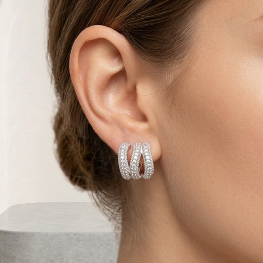 Brinco Ear Cuff 3 Fios Cravejados com Zircônias | Folheado Ródio Branco
