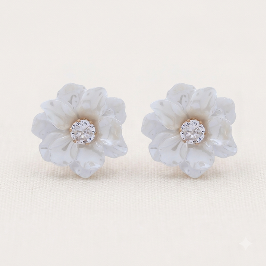 Brinco Flor com Ponto de Luz de Zircônia | Folheado Ouro 18k - Branco