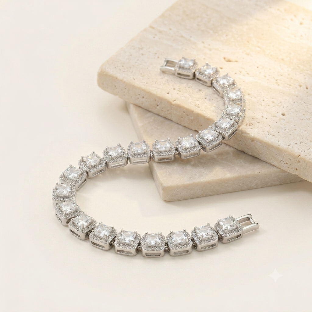 Pulseira Cravejada com Zircônias Detalhe Quadrado | Folheado Ródio Branco