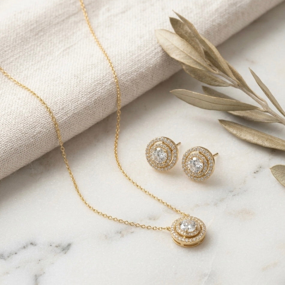 Conjunto Redondo Cravejado com Zircônias | Folheado Ouro 18k