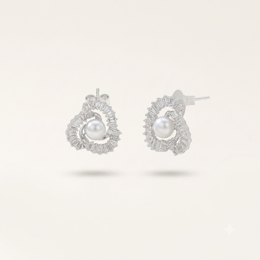 Brinco Flor Cravejada com Pérola e Zircônias | Folheado Ródio Branco