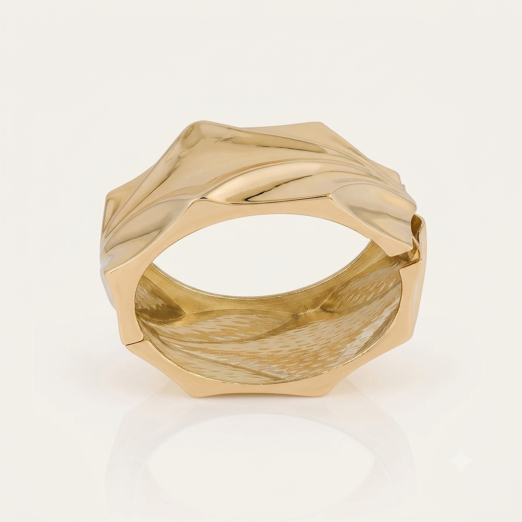 Bracelete Largo Liso com Detalhes em Relevo | Folheado Ouro 18K