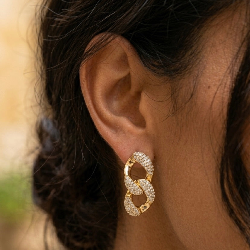Brinco Elos com Zircônias | Folheado Ouro 18k