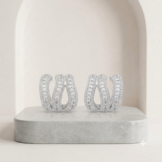 Brinco Ear Cuff 3 Fios Cravejados com Zircônias | Folheado Ródio Branco
