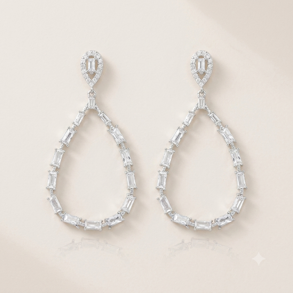 Brinco Pendente Gota Cravejada com Zircônias | Folheado Ródio Branco